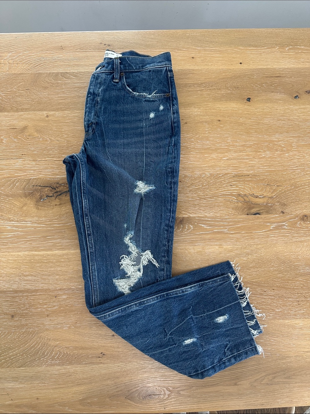 Abercrombie mom high rise jean 27/4